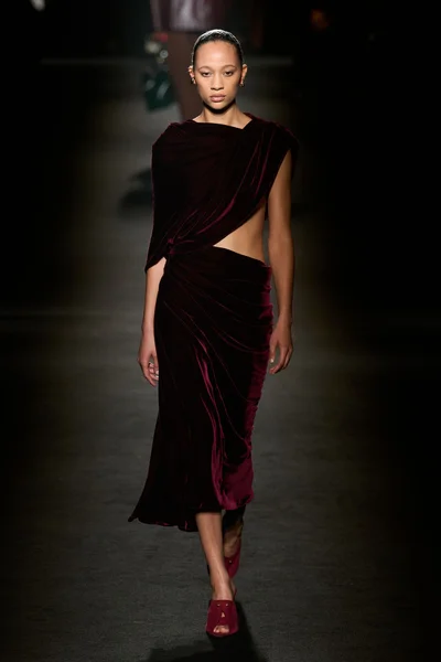Look 18